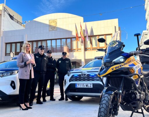 Petrer incorpora 3 nuevos coches y 2 motos a la flota de vehículos de la Policía Local