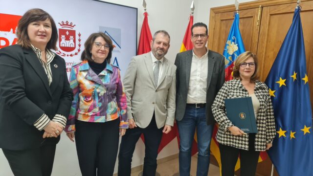 José Joaquín Martínez Egido ya es, oficialmente, nuevo director de la Sede Universitaria de la UA en Elda