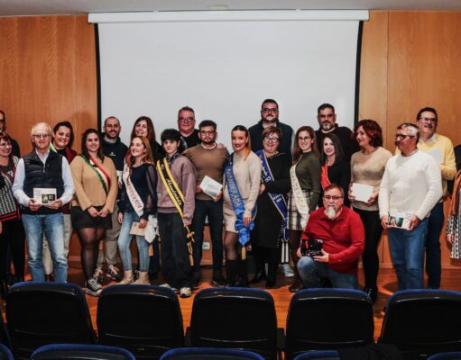 El pasado viernes 12 de enero se entregaron los premios del 52 concurso de fotografía de Moros y Cristianos de Elda y el 15º concurso de San Antón