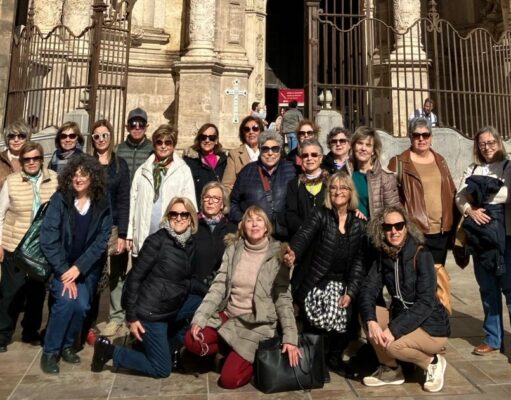 El alumnado de las Aulas de la Tercera Edad de Elda viaja a Valencia para visitar la muestra ‘Sorolla a través de la luz’ en la Fundación Bancaja