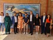 La secretaria de Estado de Telecomunicaciones e Infraestructuras Digitales visita Elda para conocer el proyecto educativo del CEIP Pintor Sorolla y las instalaciones de la empresa Incom