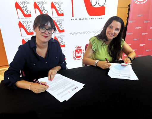 El Ayuntamiento de Elda inyecta cerca de 100.000 euros para impulsar el Museo del Calzado Firma del convenio Museo del Calzado de Elda - Idelsa (2024)