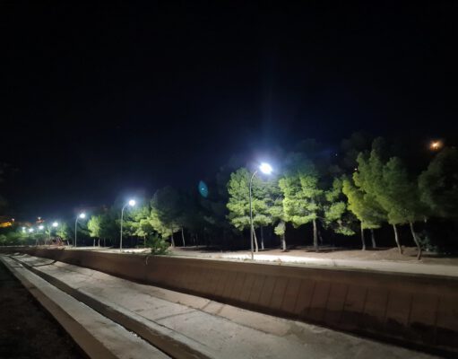 El Ayuntamiento de Elda finaliza los trabajos de renovación del alumbrado de los Jardines del Vinalopó en el tramo comprendido entre el puente de la Estación y el barrio Huerta Nueva