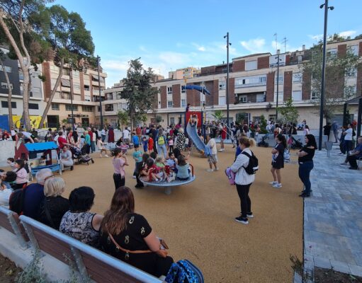 Apertura al público de la renovada plaza Joan Miró en Elda
