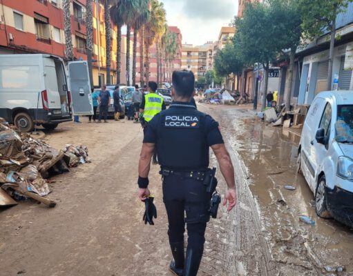 Agentes de la Policía Local de Elda participan en el operativo de seguridad en las localidades afectadas por la DANA Policía Local de Elda en Sedaví - Dana Valencia 2024
