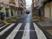 Se cierra al tráfico de vehículos una parte de la calle Antonino Vera de Elda para impulsar el comercio local y garantizar la seguridad de las personas