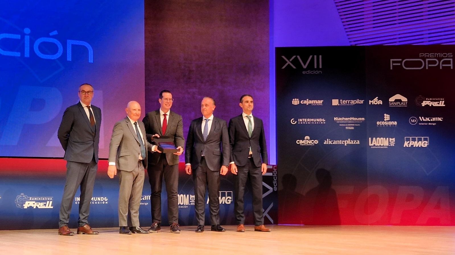 El Ayuntamiento de Elda recibe uno de los premios que FOPA