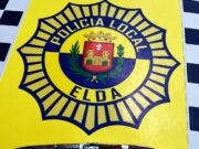 Denunciado por la Policía Local de Elda un individuo que portaba un arma blanca de grandes dimensiones Policía Local de Elda - Alicante