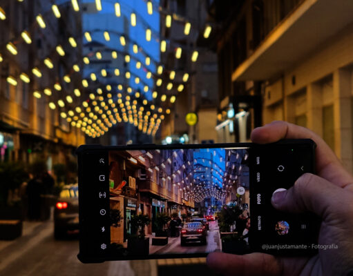 La calle Dahellos de Elda se convierte en el Bulevar de la Mejor Calzada con nuevo mobiliario urbano, iluminación innovadora y un tributo a veinte mujeres galardonadas. Bulevar de la Mejor Calzada