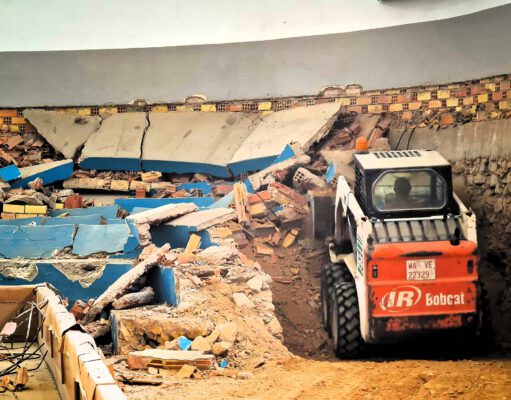 Comienzan las obras de remodelación del pabellón Juan Carlos Verdú de Elda, que incluyen la instalación de un nuevo graderío y vestuarios accesibles Pabellón Juan Carlos Verdú de Elda