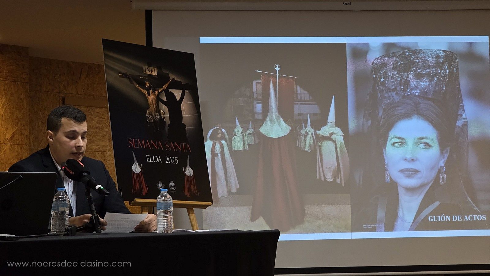 La revista de Semana Santa fue presentada por el cofrade David Olivares.
