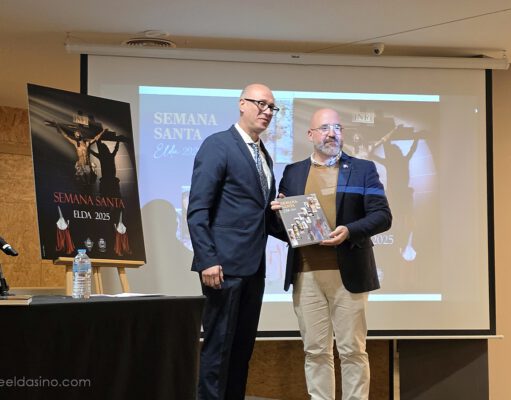 Presentación del pregonero Francisco Martín, la revista y el cartel anunciador de la Semana Santa de Elda 2025 Francisco Martín pregonará la Semana Santa eldense