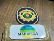 La Policía Local de Elda ha detenido a dos personas que viajaban en un vehículo después de ser interceptados con un paquete que contenía 100 gramos de hachís.