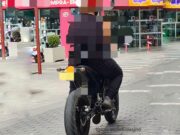 Campaña especial en julio para el control de ruido en ciclomotores y motocicletas a cargo de la Policía Local de Elda Ciclomotor con escape ilegal
