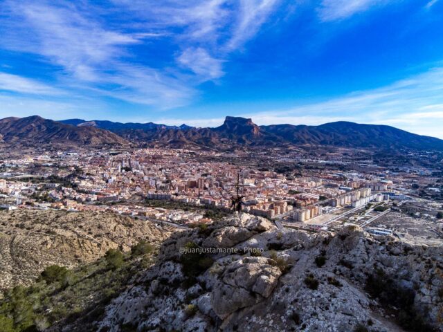 Bolón - Elda al Fondo - @juanjustamante - Foto Bolón - Elda al Fondo - @juanjustamante - Foto
