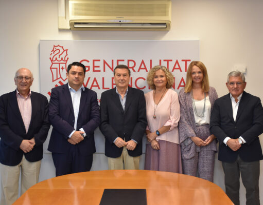 Sanidad firma un convenio con la UCV para que los alumnos de Ciencias de la Salud realicen prácticas en los centros y hospitales del sistema público sanitario