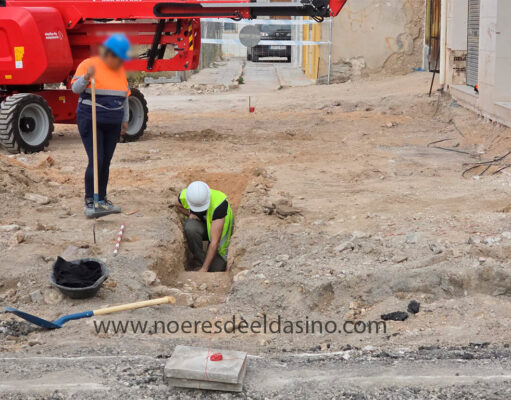 Hallan Restos Arqueológicos Durante las Obras de la Plaza en Calle Nueva con San José de Calasanz de Elda