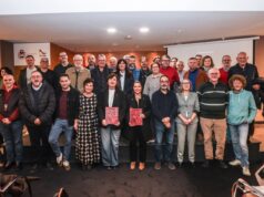 La revista Alborada celebra su edición número 68 con casi 200 páginas dedicadas a la historia y la cultura de Elda Organizadores y colaboradores de la nueva edición de la Revista Alborada 2025 Foto: Jesús Cruces