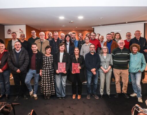 La revista Alborada celebra su edición número 68 con casi 200 páginas dedicadas a la historia y la cultura de Elda Organizadores y colaboradores de la nueva edición de la Revista Alborada 2025 Foto: Jesús Cruces