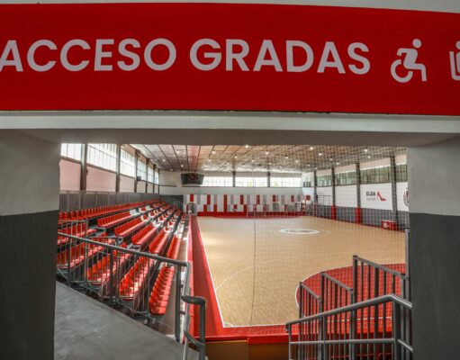 El pabellón Juan Carlos Verdú, histórico recinto deportivo de Elda, reabrió sus puertas con un nuevo graderío con mayor aforo