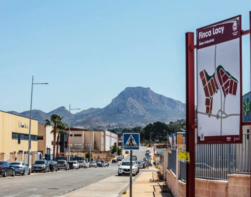 El Ayuntamiento de Elda inicia los trámites para ampliar el polígono Finca Lacy y atraer nuevas empresas Polígono Finca Lacy en Elda
